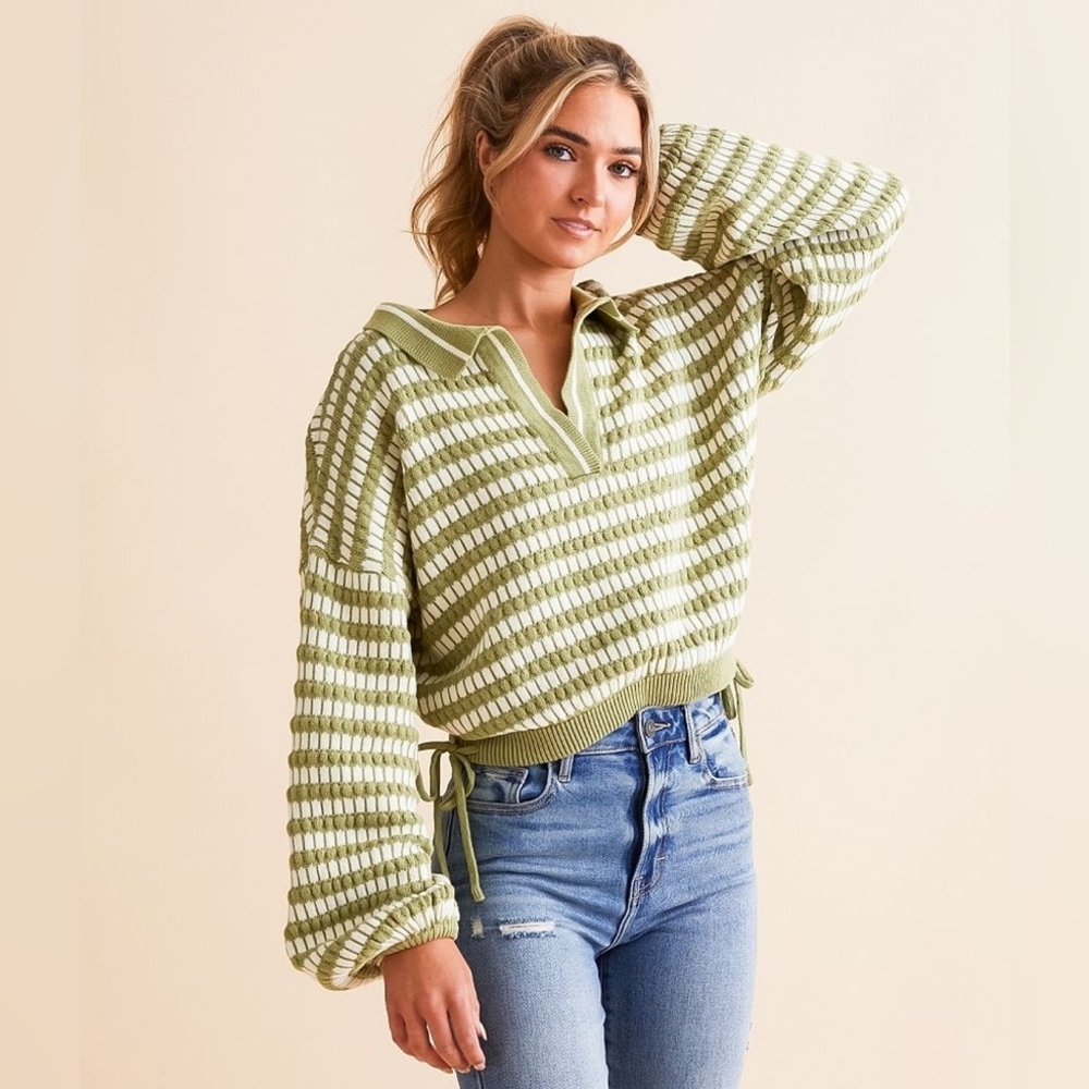 Buckle Willow + Root Collared Split Neck Cropped Sweater in Sage Cream